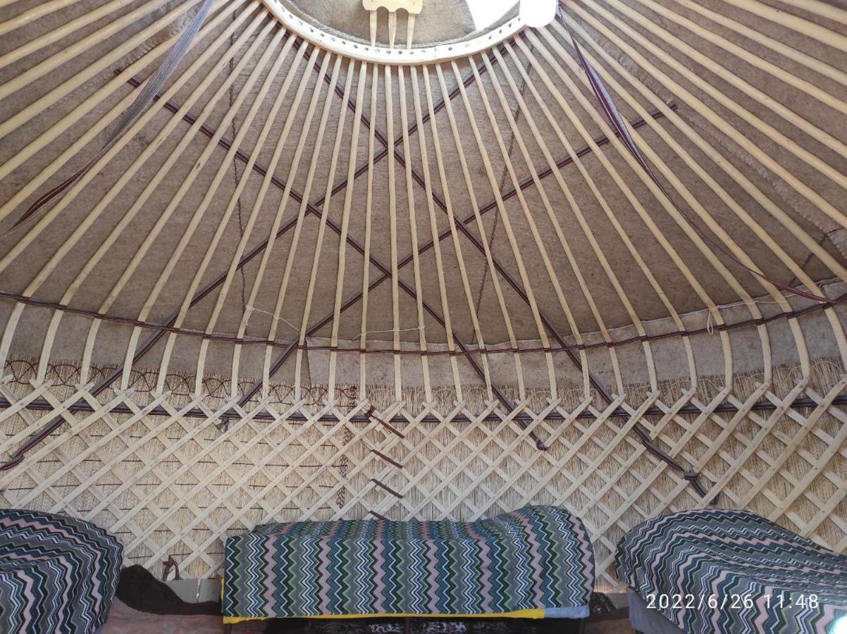 Guest House And Yurt Camp "Ailuu" Tong Luaran gambar