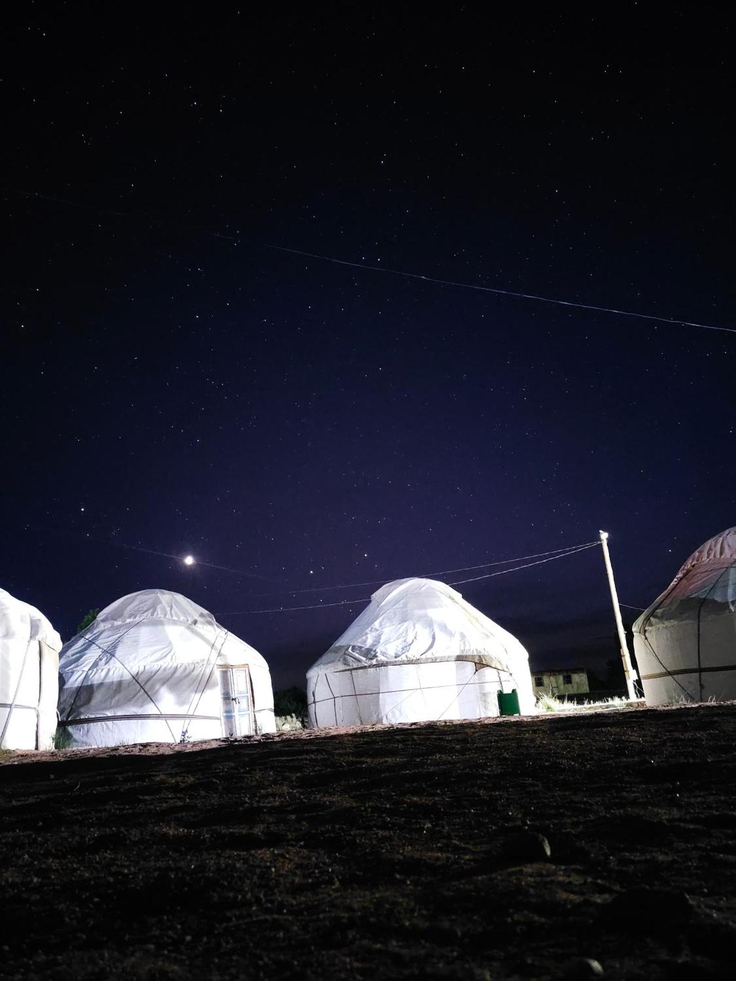 Guest House And Yurt Camp "Ailuu" Tong Bilik gambar